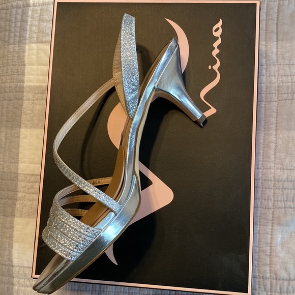 Beautiful Nina heels - Picture 2 of 3